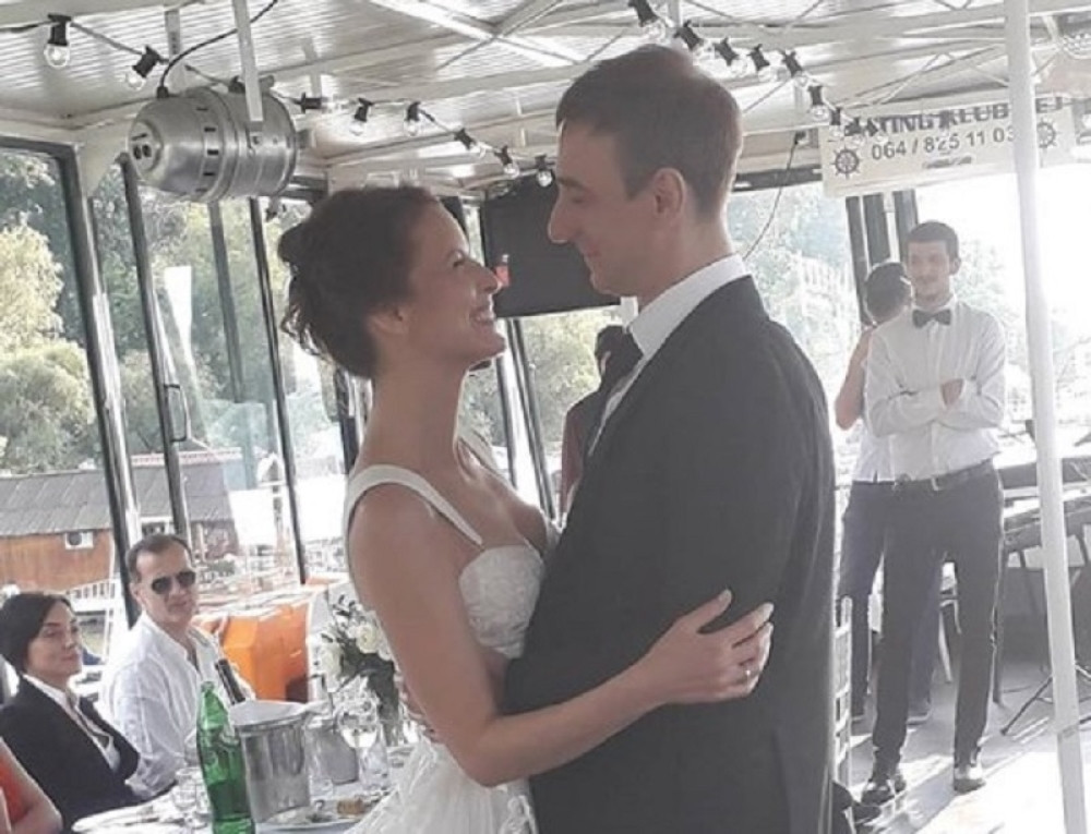 Poznata srpska glumica se UDALA ZA KOLEGU! Godinama krili vezu, ONA ih je raskrinkala