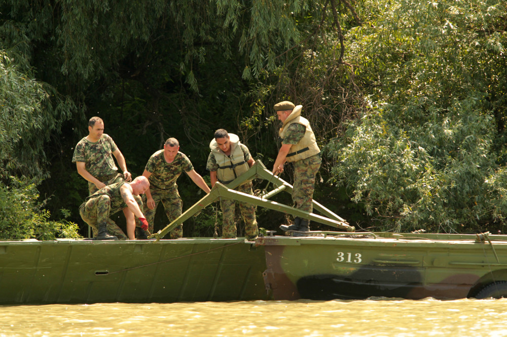 Vojnici na rečnom ratnom brodu "Kozara" kod Ušća zatekli STRAŠAN PRIZOR!