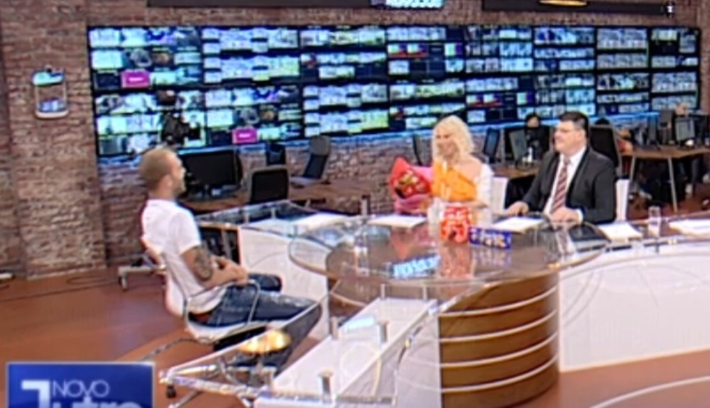 Veljko Ražnatović iznenadio Deu poklonom u jutarnjem programu, a onda joj je uputio reči koje su je RASPLAKALE!