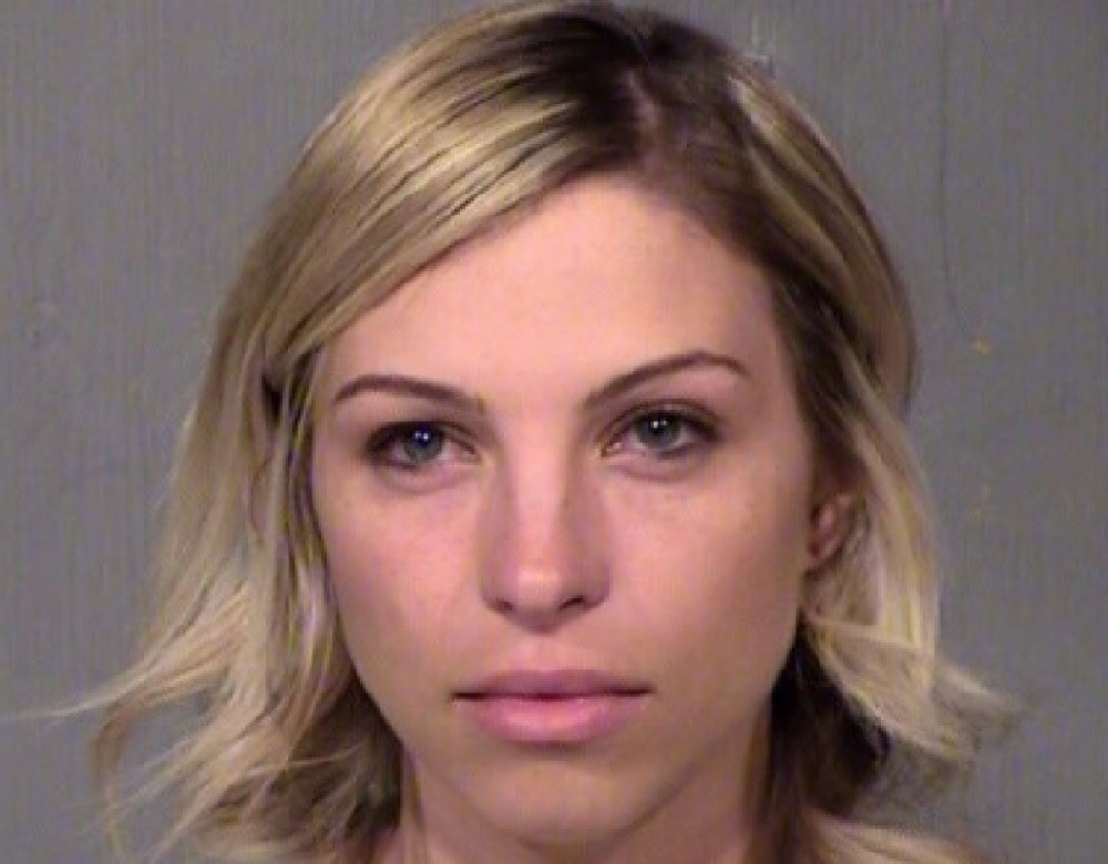 Pratili sina (13) i otkrili da je vodio ljubav sa učiteljicom (28)! Predatorka kaže da je kriva, ali ovakvom priznanju niko se nije nadao (FOTO, VIDEO)