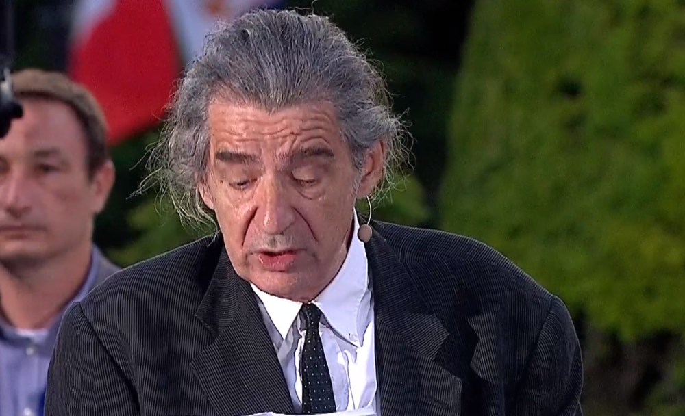 Miki Manojlović zaplakao tokom potresnog govora, Makronu OČI PUNE SUZA! Čitav Kalemegdan ZANEMEO u trenutku! (VIDEO)