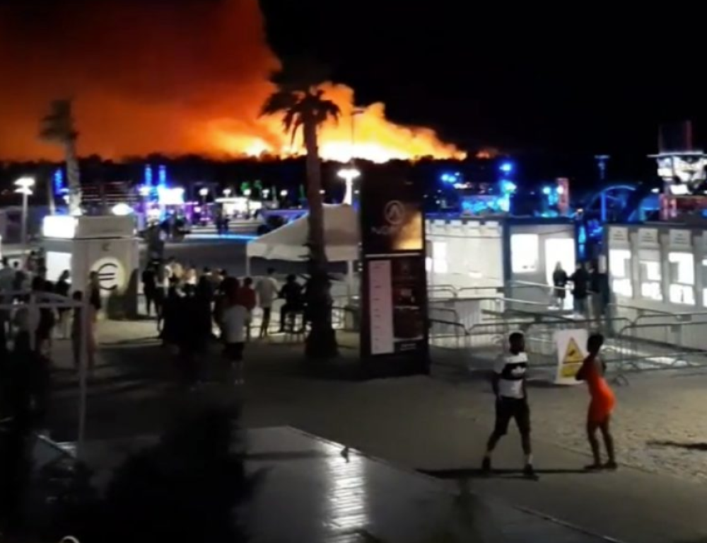 Masovna evakuacija traje celu noć, 10.000 ljudi beži u čamcima, vatrena stihija PALI SVE PRED SOBOM! (VIDEO)