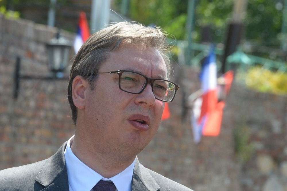 UDARNO OBRAĆANJE!~Vučić sa Kalemegdana saopštio! Sa Makronom pričao o Kosovu, njegova ODLUKA GRMI SRBIJOM!