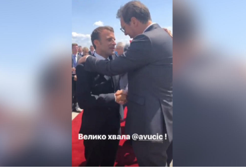 Ceo svet bruji o poruci koju je predsednik Francuske uputio Vučiću na ćirilici!