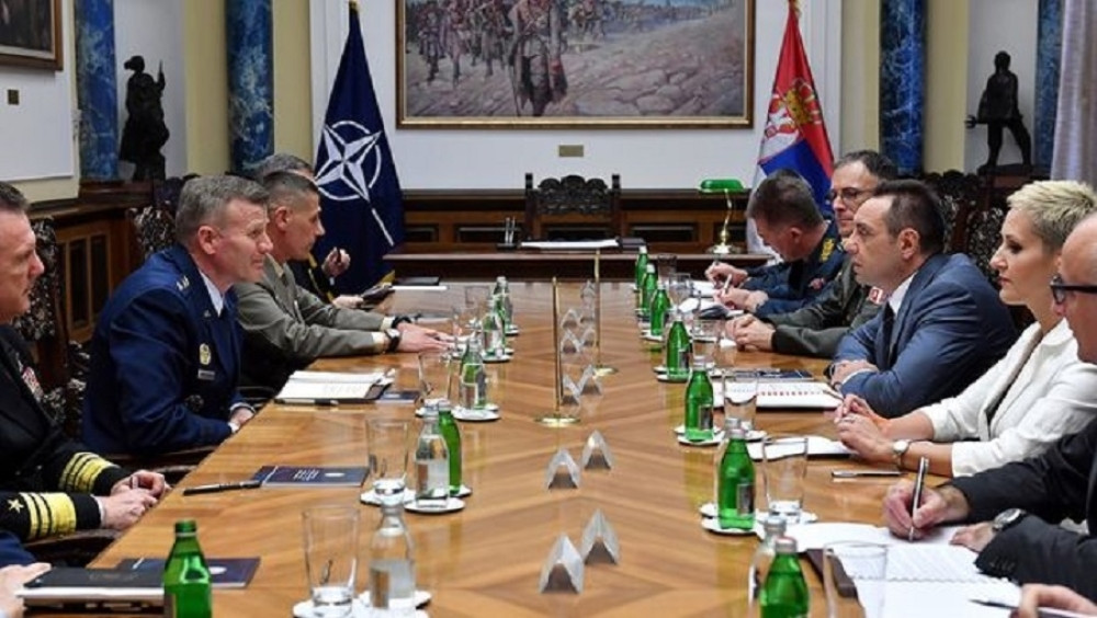 Iza zatvorenih vrata sastanka sa vrhovnim komandantom NATO ministar odbrane se dotakao goruće teme!