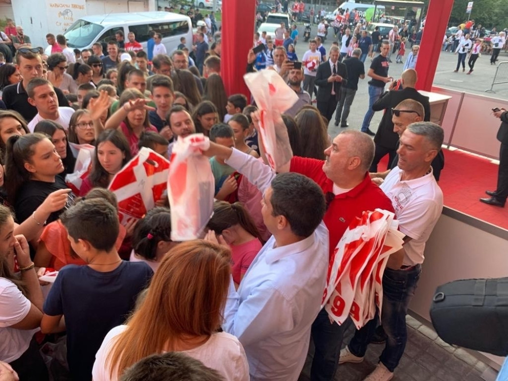 Mališanima uručeni prigodni pokloni