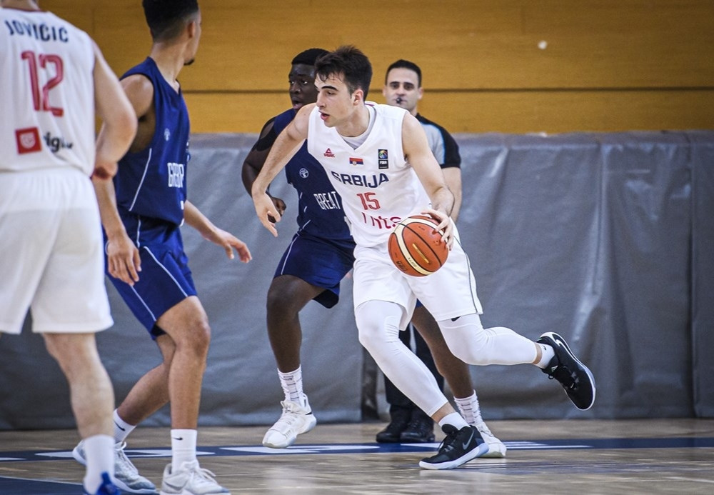 Je**m ti prvi red na sahrani, deo je sramne poruke upućene našem košarkašu (FOTO)