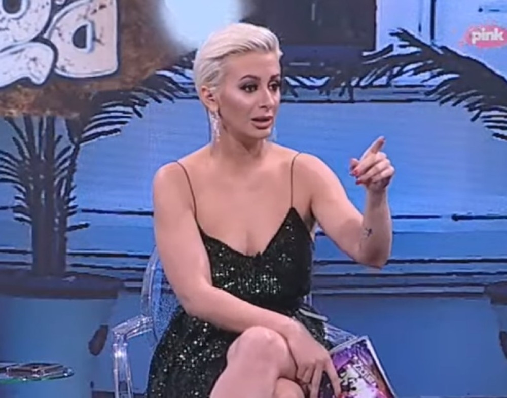Dušica Jakovljević večeras neće voditi emisiju na Pinku! Voditeljka se oglasila potresnim rečima: "Slomila je kuk i butnu kost!" (FOTO)
