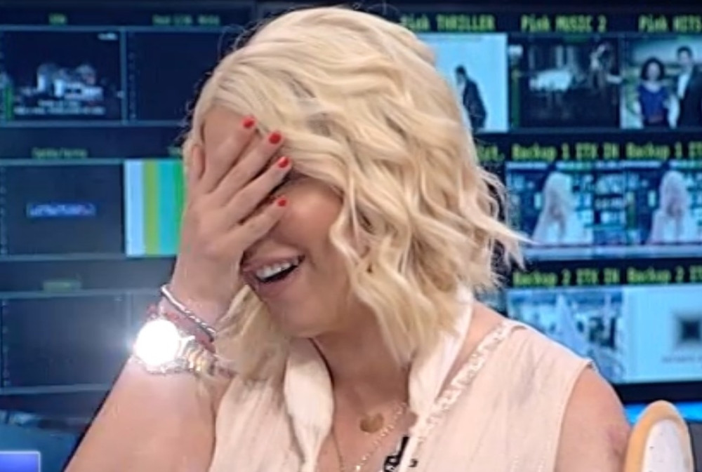 Dea Đurđević jedva zadržala suze! Ovakvo iznenađenje u programu UŽIVO nije mogla ni da sanja! (FOTO)