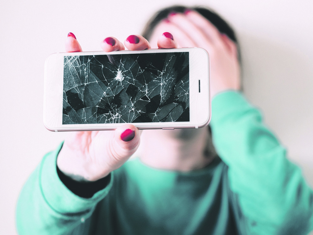 Neuništivi ekran za mobilni