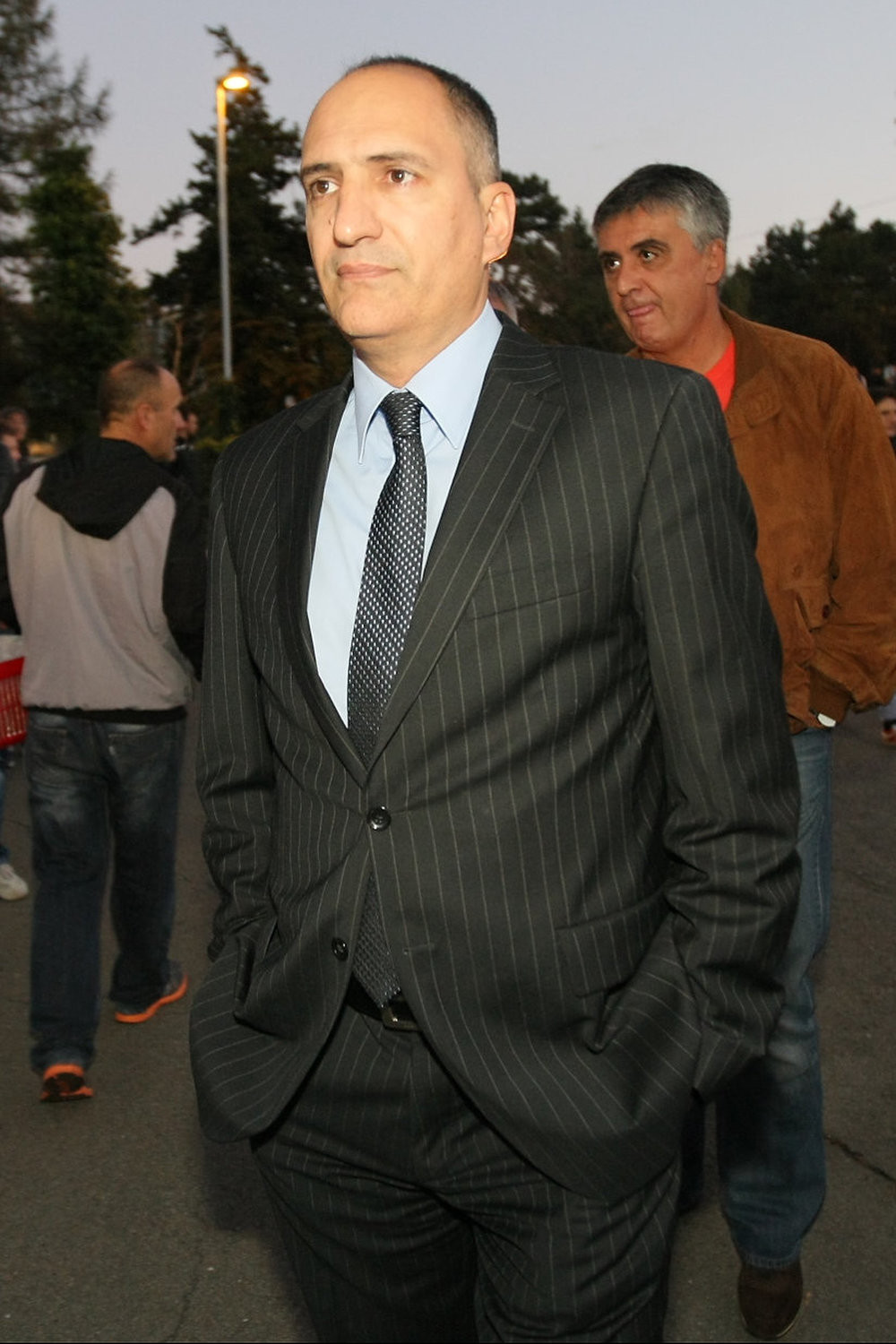 Nama štoper ne treba i ne tražimo ga! Degeneku su vrata uvek otvorena!