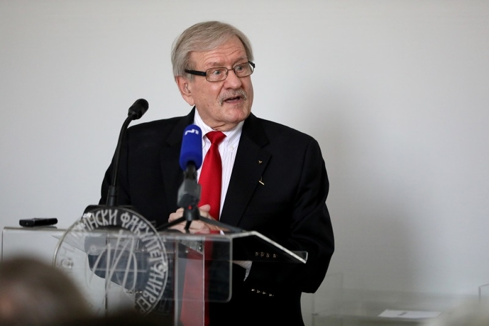 Nil Armstrong je pričao srpski! Srbin, član posade "Apolo 7" otkrio zaprepašćujuće detalje sletanja na Mesec!