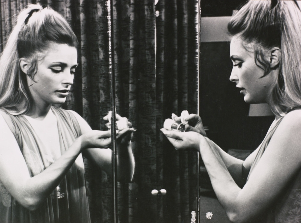 Svirepo ubijena glumica u 9. mesecu TRUDNOĆE! Žrtvovala je SEKTA! Vezali je konopcima pa uživali u patnjama!