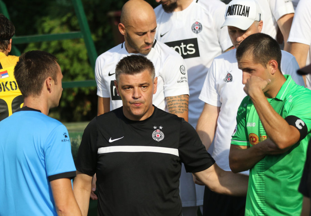 Trebalo je da dobiju tri crvena! Šutirali su nas bez lopte!