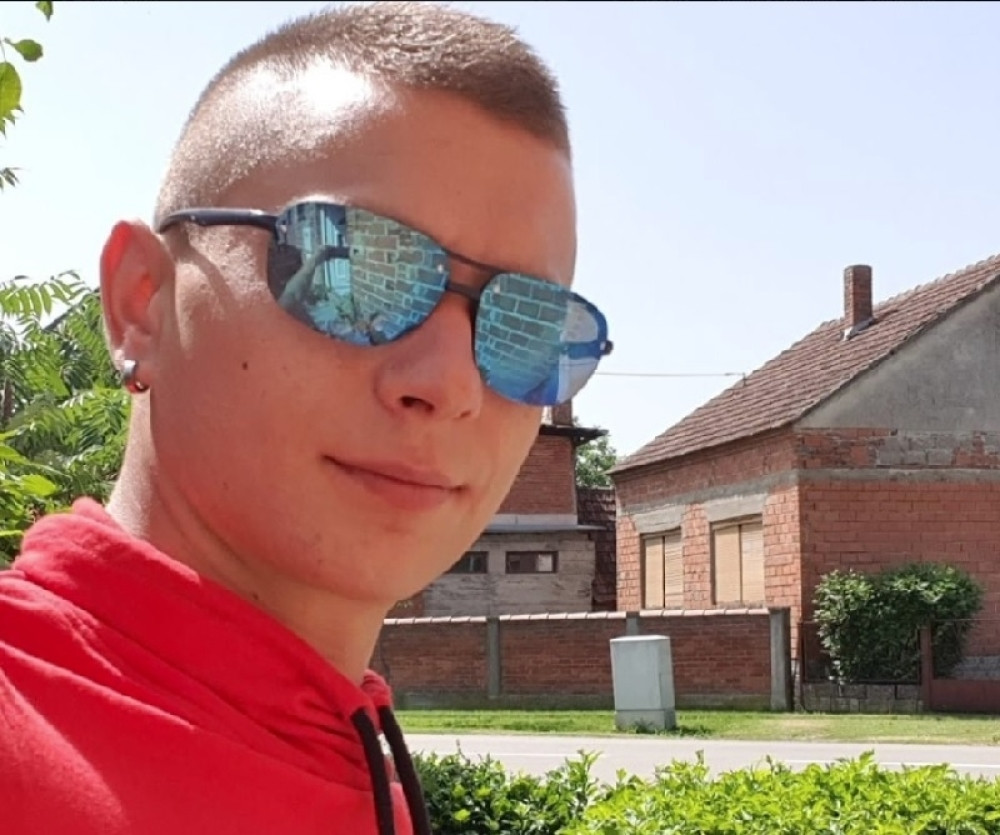 Uhapšen muškarac (63) koji je upucao Tomislava (24)! Mladić na mestu umro, krvavom piru prethodila rasprava sa konobaricom (FOTO)