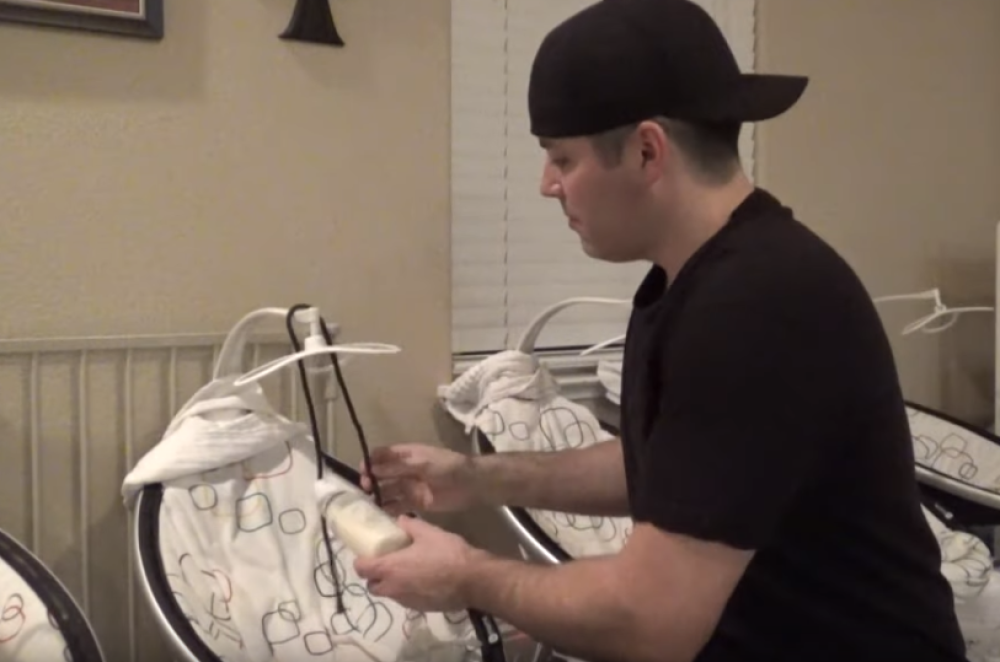 Ima SEDMORO DECE, a čitav svet APLAUDIRA ovom tati zbog načina na koji ih hrani sve ODJEDNOM!