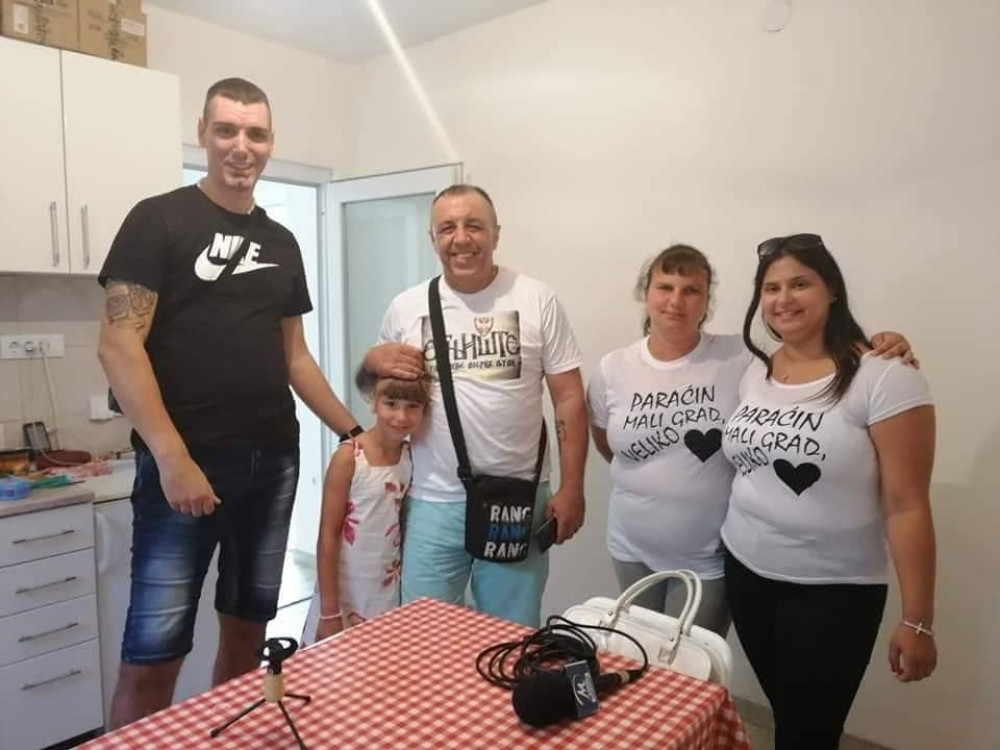 U sred leta igrali fudbal za devojčicu koja je živela bez struje i vode!