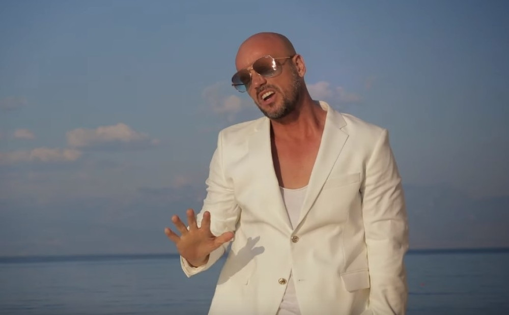 Rajović zapalio Orašje, 2.000 ljudi ga dočekalo u klubu, a onda je usledilo preslatko iznenađenje! (VIDEO)