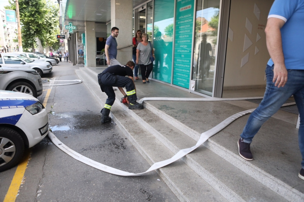 U ulici Cara Dušana izbio manji požar koji je odmah lokalizovan!