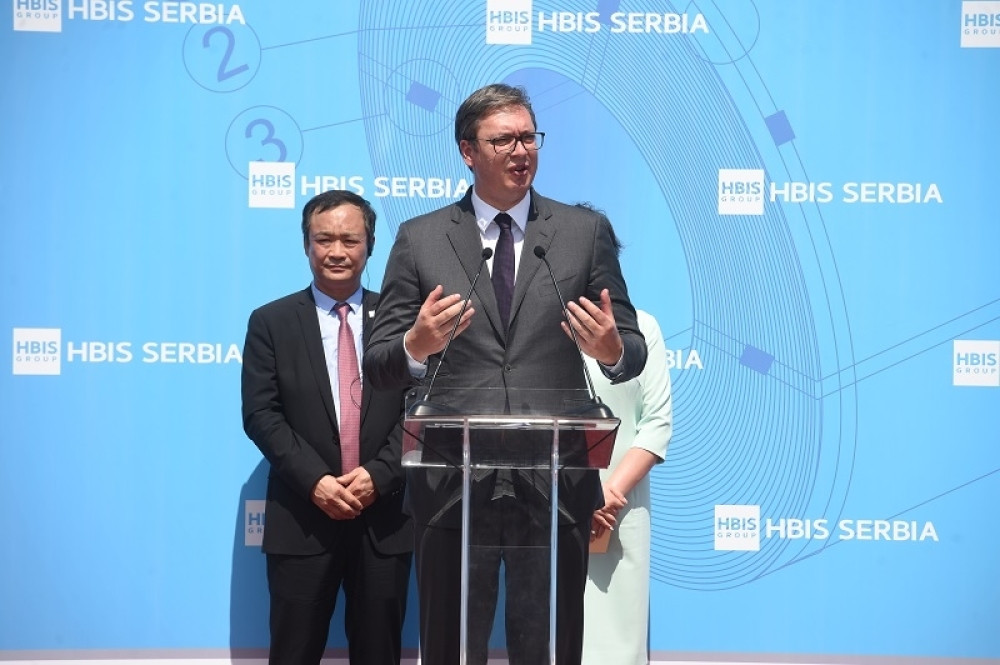 Uživo u prenosu, predsednik Vučić je saopštio informaciju od značaja za sve građane Srbije, a tiče se naših PLATA!