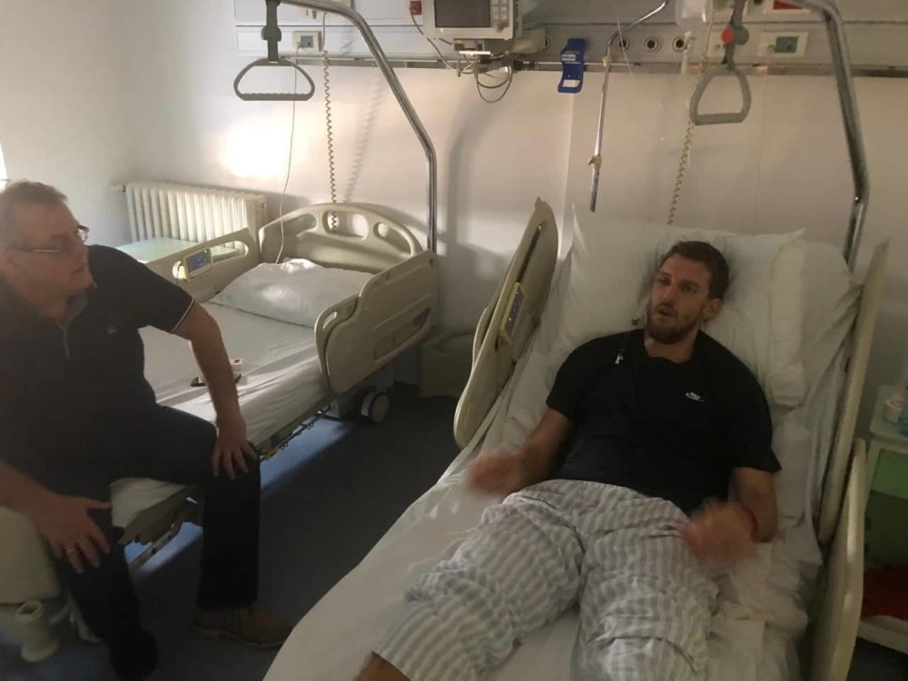 Mnogo jaka poruka! Ovo su prve reči Ognjena Kuzmića posle buđenja iz kome! (FOTO)