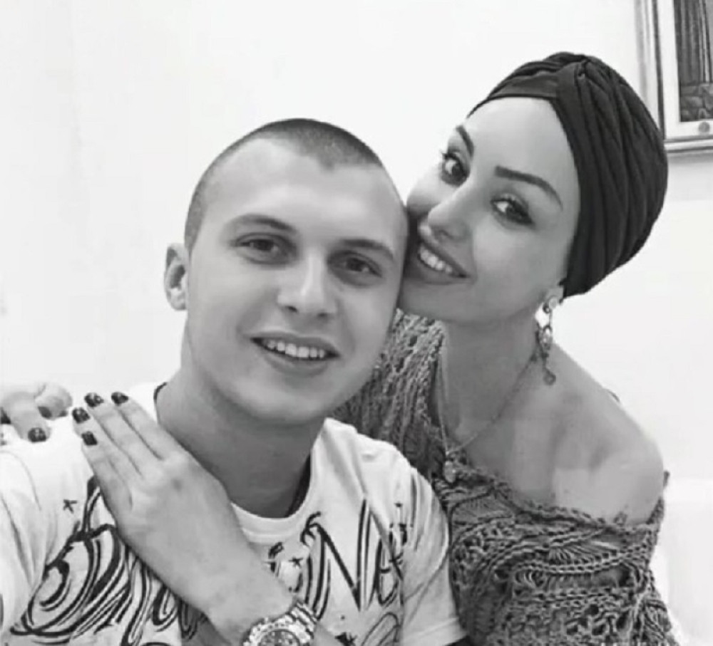 Stefan Karić potresnim rečima se objavio javnosti povodim godinu dana njene smrti!