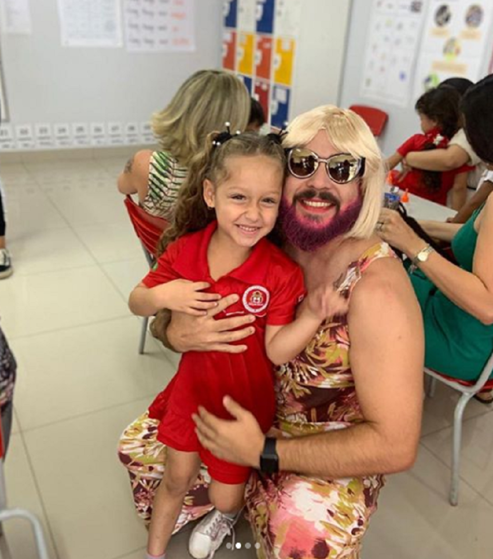 Svojoj ćerki Luni (5) ispunio je veliku želju i obukao se kao žena! Razlog je PRELEP! (FOTO)