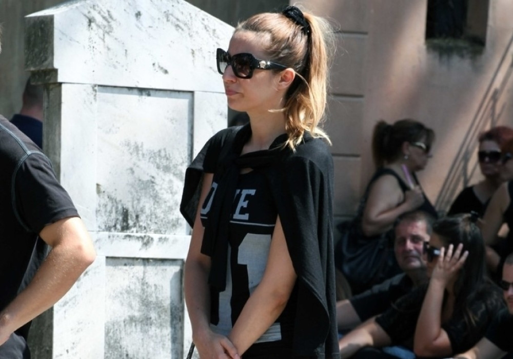 Radi Manojlović POZLILO: Polivali je vodom, Aleksandra Prijović sve vreme uz nju!