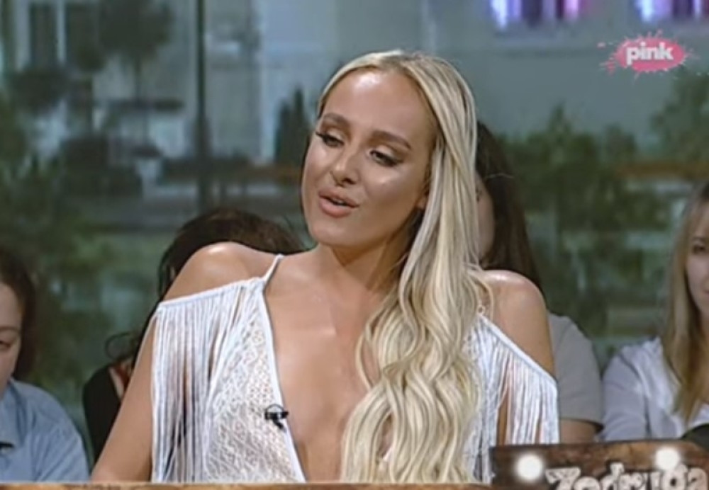 Luna pustila glas UŽIVO U PROGRAMU! Ceo studio je bio neverici kada su čuli kako peva!