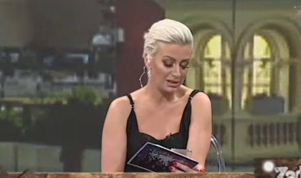 Dušica Jakovljević usred emisije dobila poruku od Sanje Stanković! Morala je da pročita pred svima i ODGOVORI NA PROZIVKE!