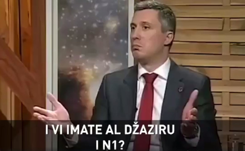 Obradoviću bilo neprijatno, kiselo se nasmejao, a onda PLJUNUO U LICE svim Srbima! (VIDEO)