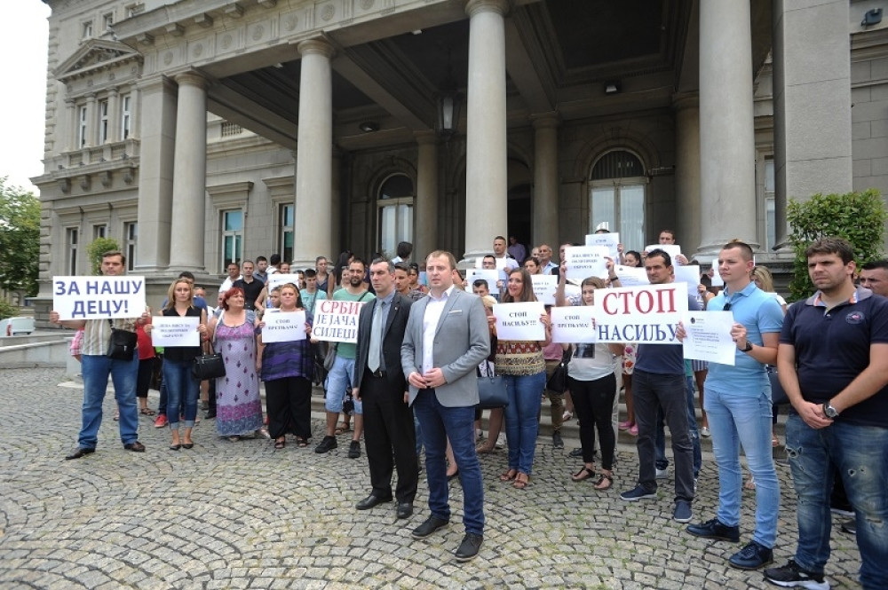 Pretnje neće zaustaviti Vučića u borbi za Srbiju! (FOTO)