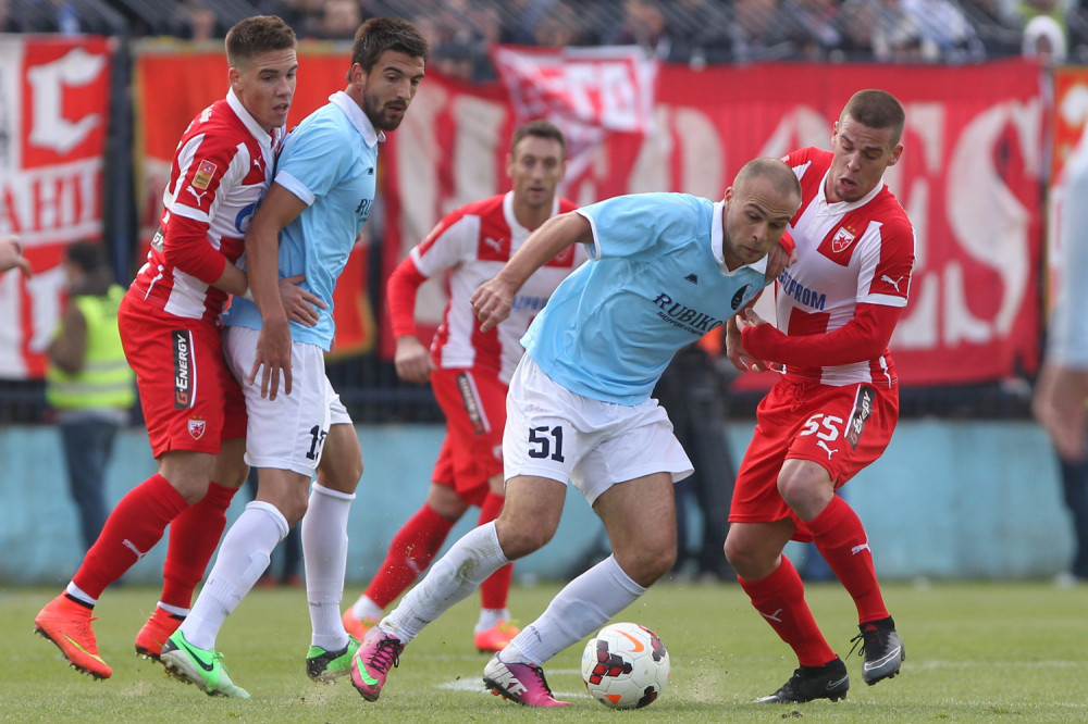 Bivši fudbaler Zvezde iznet sa terena u nesvesnom stanju (VIDEO)
