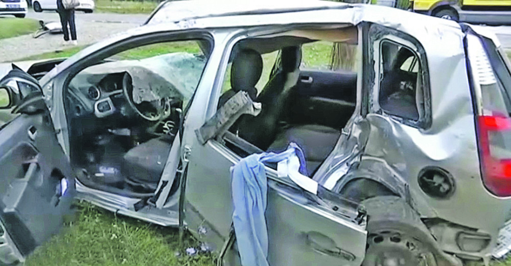 Zakucali se u stub na DVA METRA VISINE! Istragom utvrđene JEZIVE pojedinosti pogibije ČETVORO MLADIH!