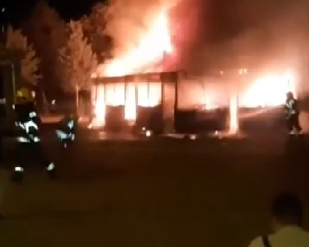 Nezapamćeni požar progutao CELU KUĆU, Hitna unutra zatekla JEZIV prizor!