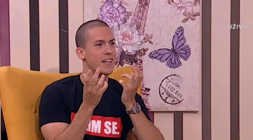 Baka Prase zarađuje VELIKE PARE, a OVAKO je započeo Jutjub KARIJERU! Nećete poverovati kada čujete koju srednju školu je završio!