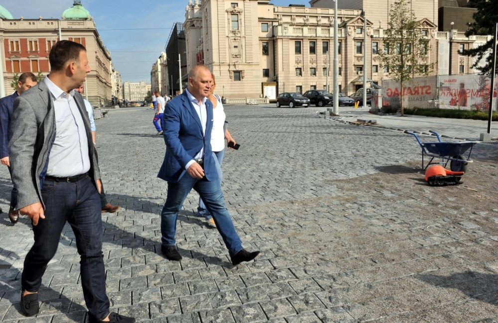 Vesić: Deo opozicije bi dekretom da Đilasa vrati na vlast!