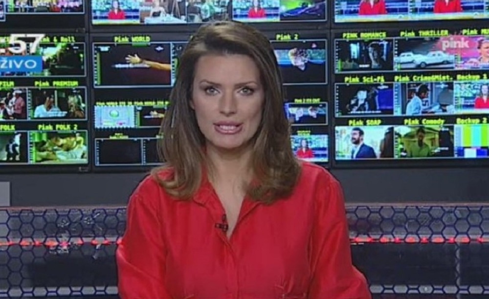 Skinula se voditeljka VESTI! Gazi četvrtu deceniju, a izgleda kao BOMBA! (FOTO)