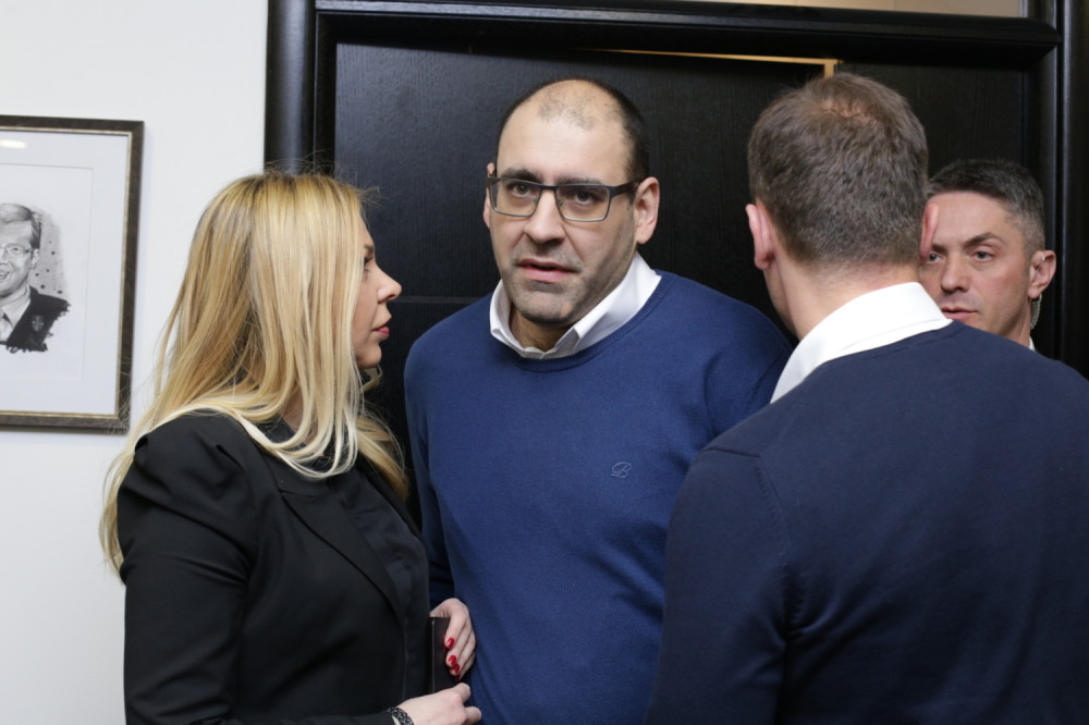 Novinari N1 upali u zgradu Fakulteta!