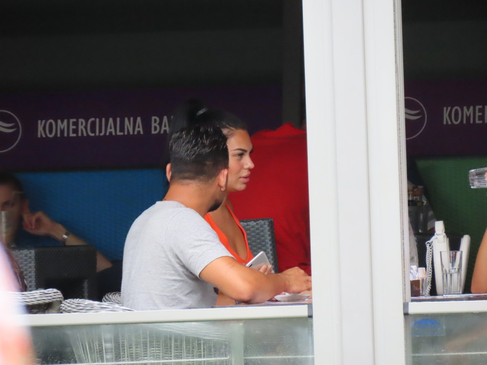 Jedva sprečen incident u Budvi! Devojka Bore Santane htela da prebije Minu Vrbaški pa zapretila da će ih oboje UBITI!