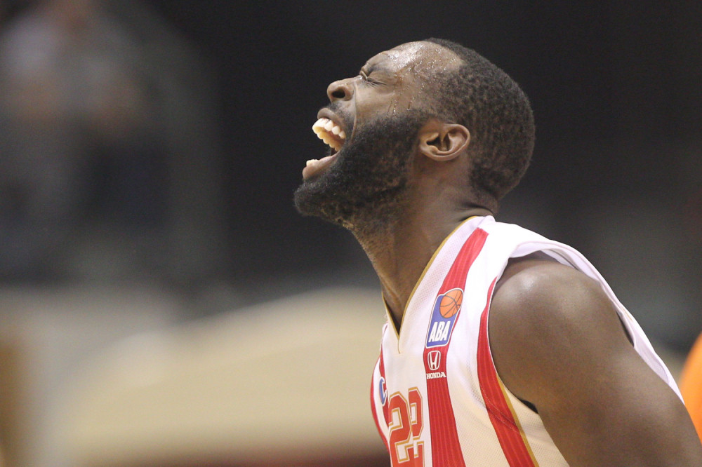 Dženkins ugasio Tviter i odleteo za Ameriku, sledi rastanak?