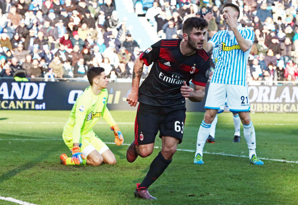 Mladi italijanski napadač napustio redove "Roso-nera"