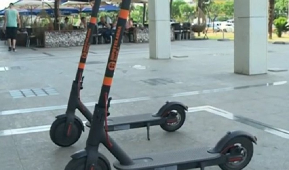 Električnim trotinetom naleteo na dete! Užas u Beogradu!