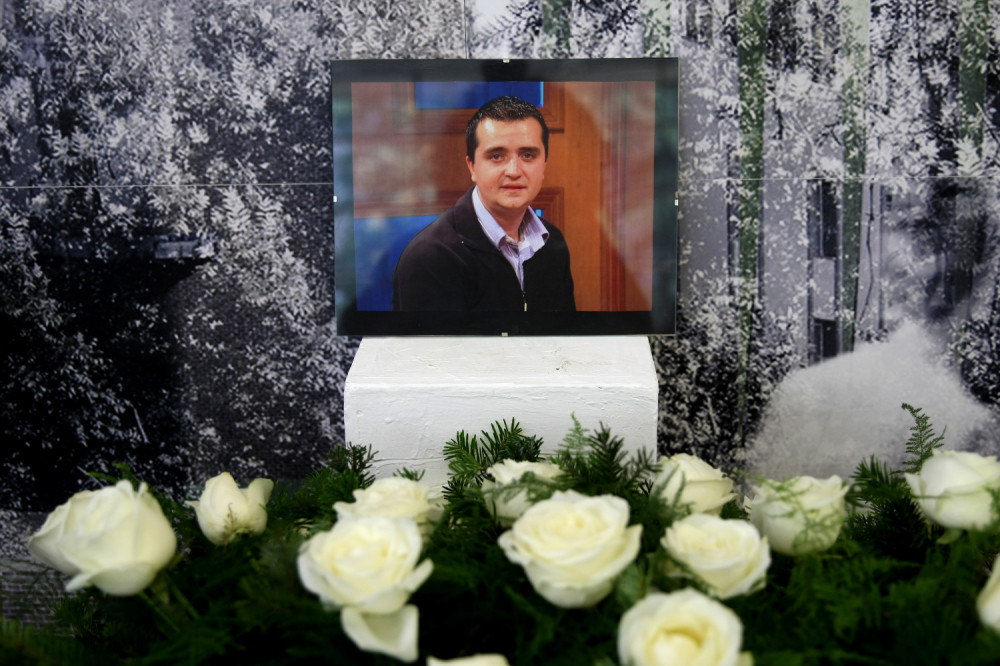 RTS zavijen u crno! Porodica i prijatelji neutešni, ispraćaju ga uz pesmu Dina Merlina! Njen govor je RASPLAKAO SVE!