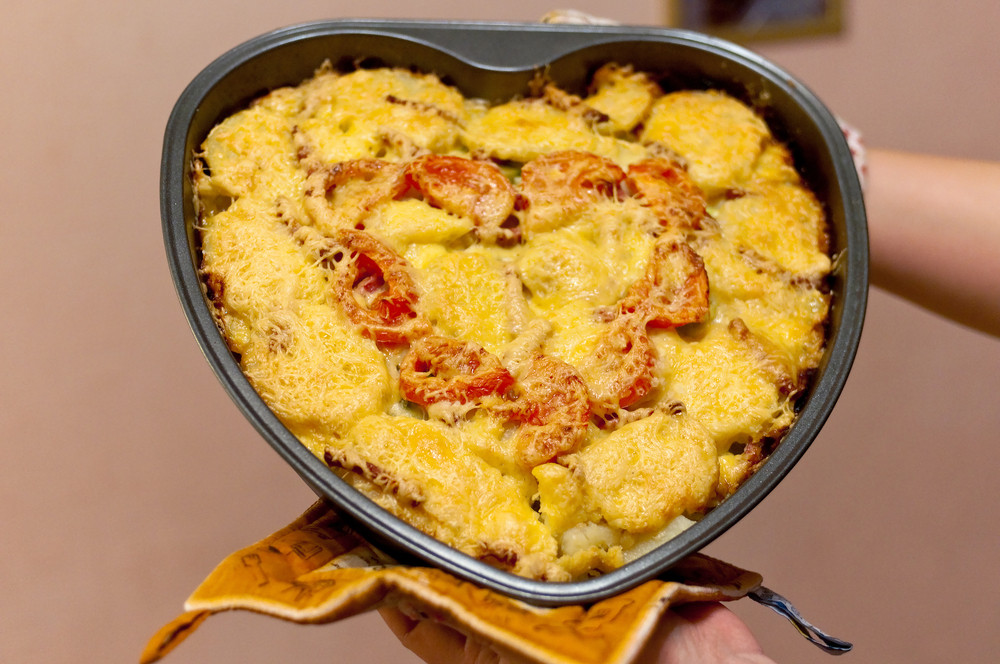 Pikantni specijalitet u rerni sa dodatkom pečuraka i sira! Fantazija ukusa u jednom zalogaju!