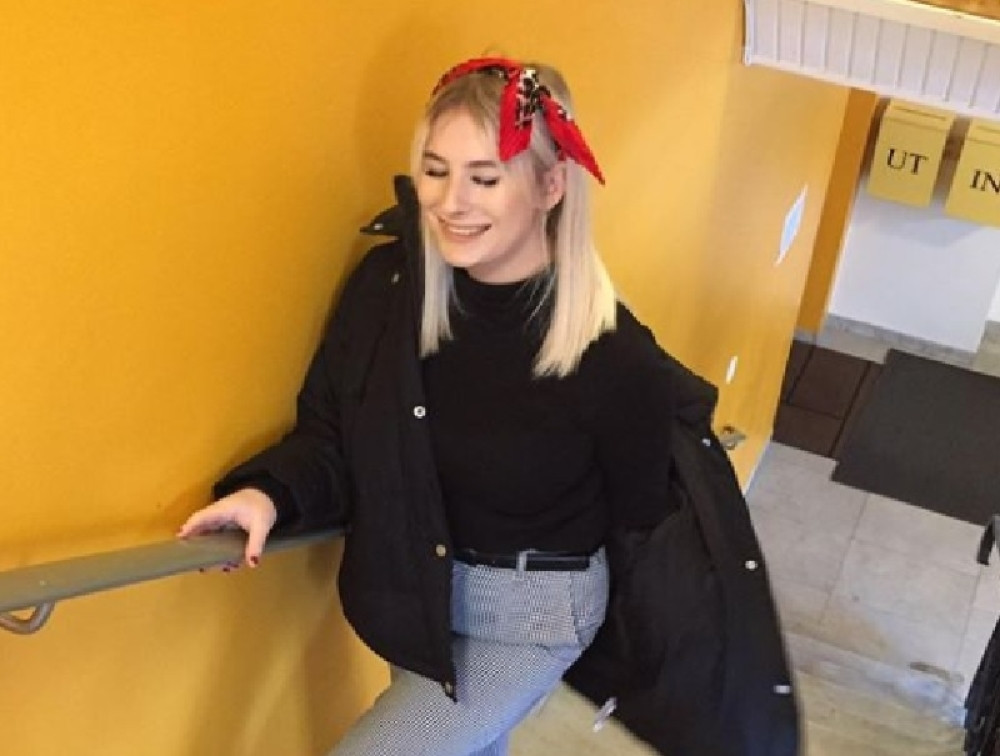 Vozač izbacio devojku (19) iz autobusa jer je bila "neprikladno" obučena! "Htela sam samo da vrištim i plačem!" (FOTO)