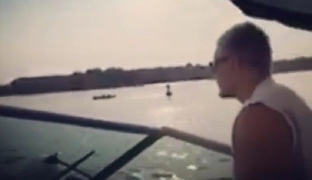 Nove privatne fotografije našeg političara i njegove žene! Hvata je za grudi, akcija prvo napred pa otpozadi, njoj se vidi SVE! (FOTO)