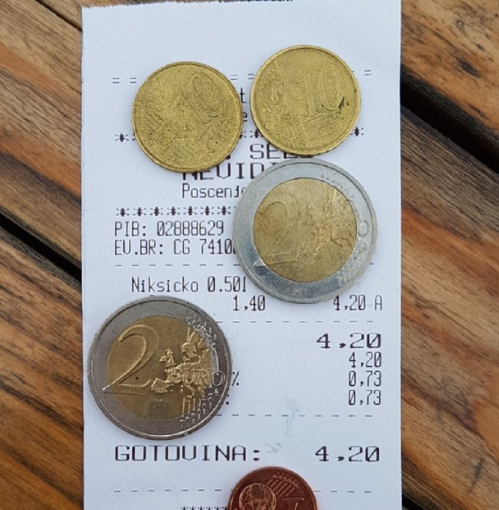 Slovenac došao u kafić u Crnoj Gori, a kada je dobio račun ostavio sumu koja je sve zaprepastila! Konobar slikao "situaciju" i objavio na mrežama! (FOTO)