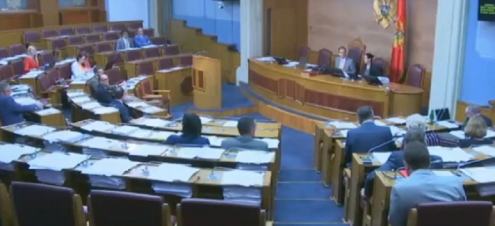 U Skupštini Crne Gore začuo se jezik POTPUNO STRAN!