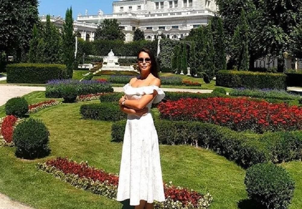 Popularna srpska voditeljka posle BURNOG RASKIDA napustila emisiju, otišla u svet, evo kako danas izgleda